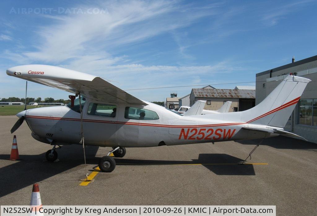 N252SW, 1978 Cessna T210N Turbo Centurion C/N 21063029, Cessna T210N Centurion on the ramp.