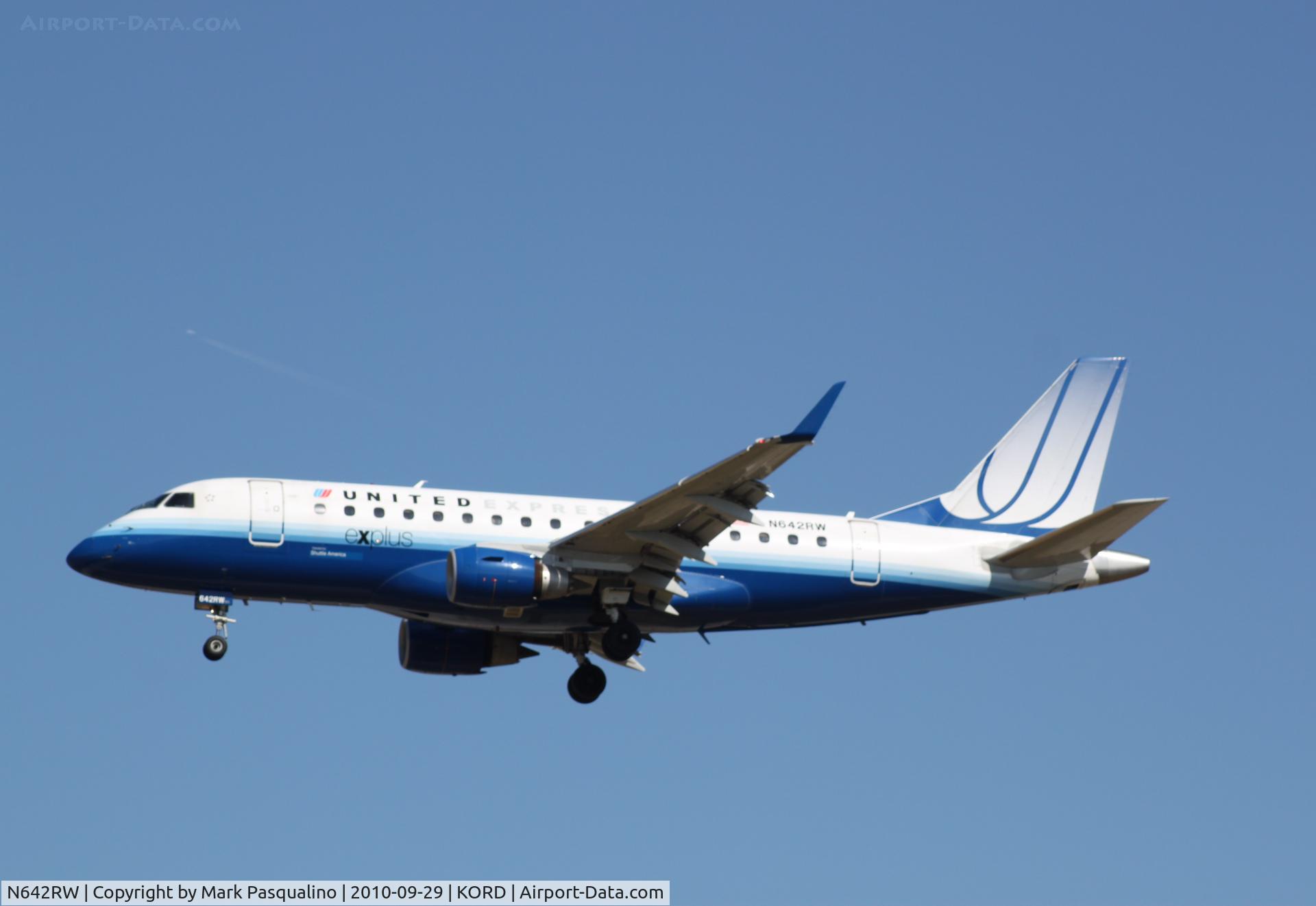 N642RW, 2004 Embraer 170SE (ERJ-170-100SE) C/N 17000063, ERJ 170-100 SE