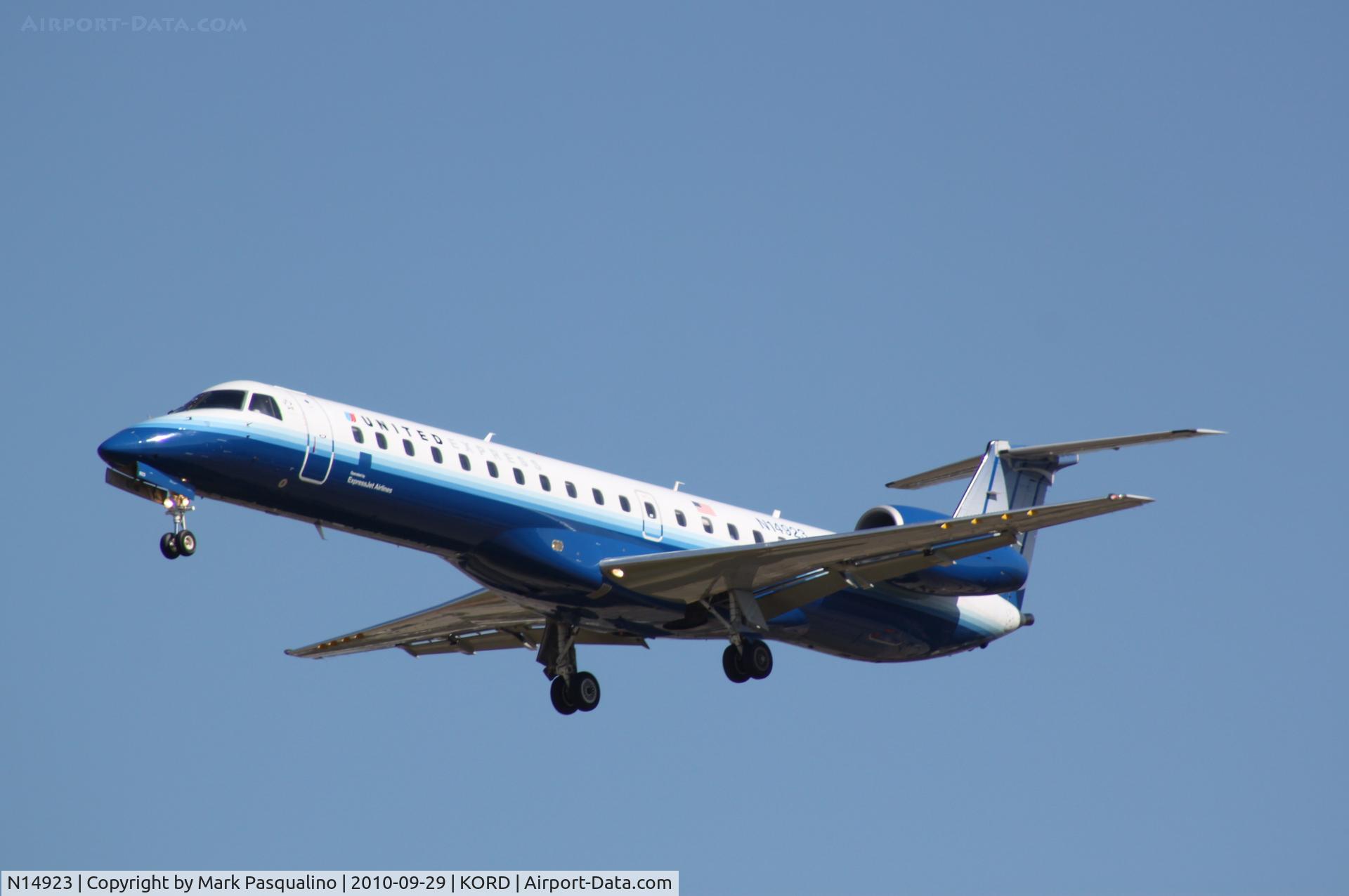 N14923, 2000 Embraer ERJ-145LR (EMB-145LR) C/N 145318, EMB-145LR