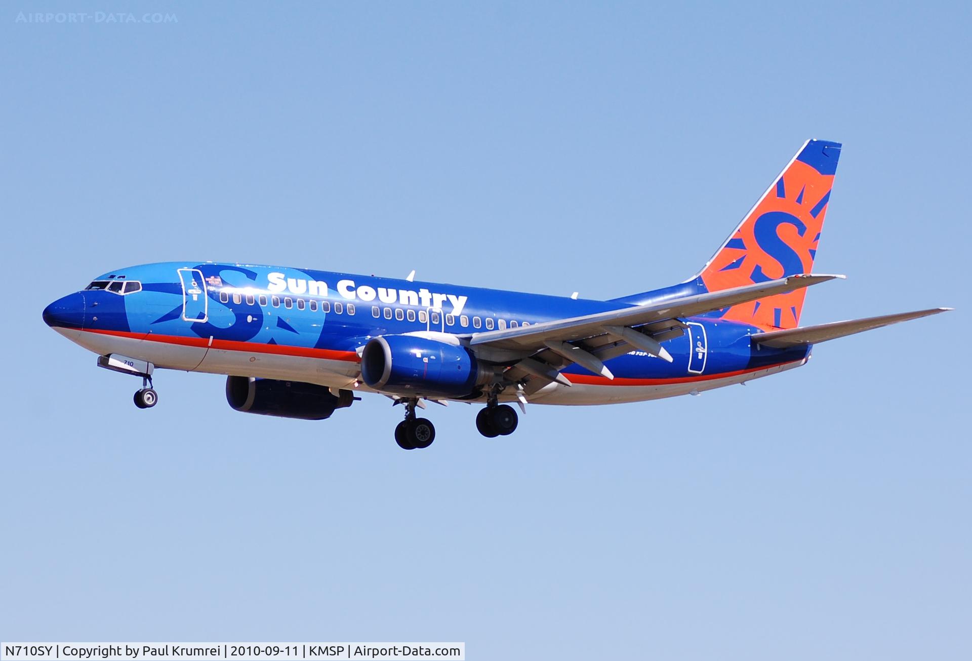 N710SY, 2001 Boeing 737-7Q8 C/N 30629, Landing at KMSP