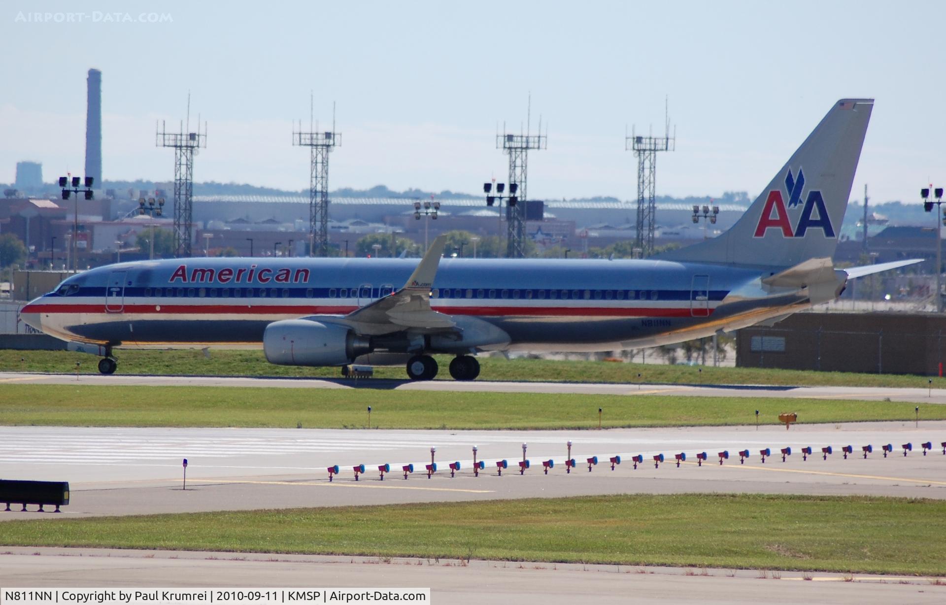 N811NN, 2009 Boeing 737-823 C/N 31079, Landing at KMSP