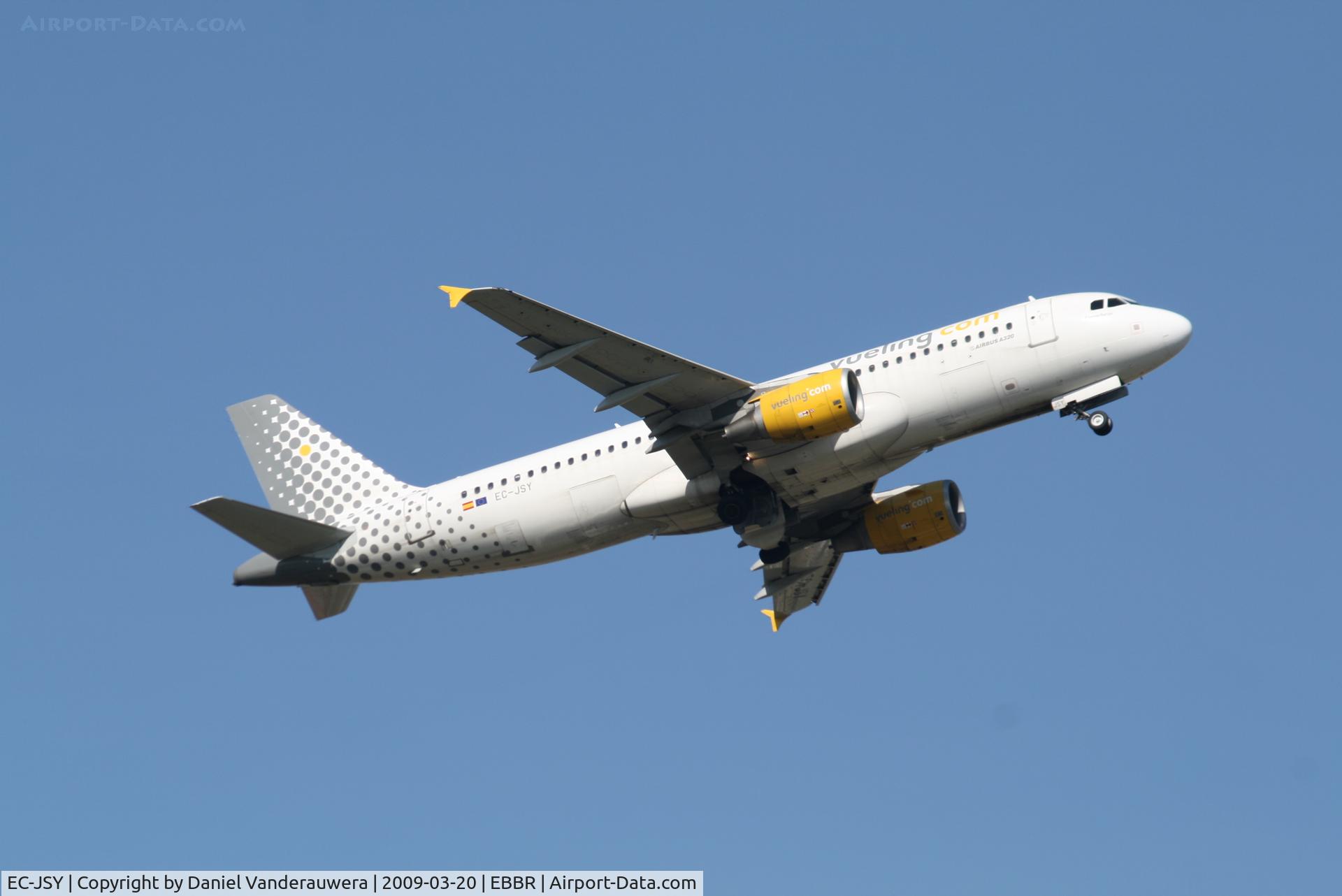 EC-JSY, 2006 Airbus A320-214 C/N 2785, Flight VY7061 is taking off from RWY 07R
