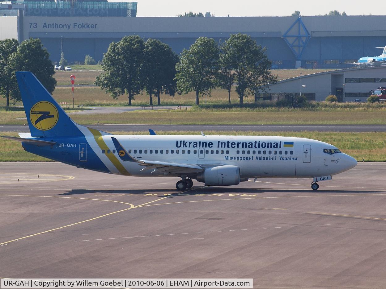 UR-GAH, 1999 Boeing 737-32Q C/N 29130, Taxi to the runway for take off.