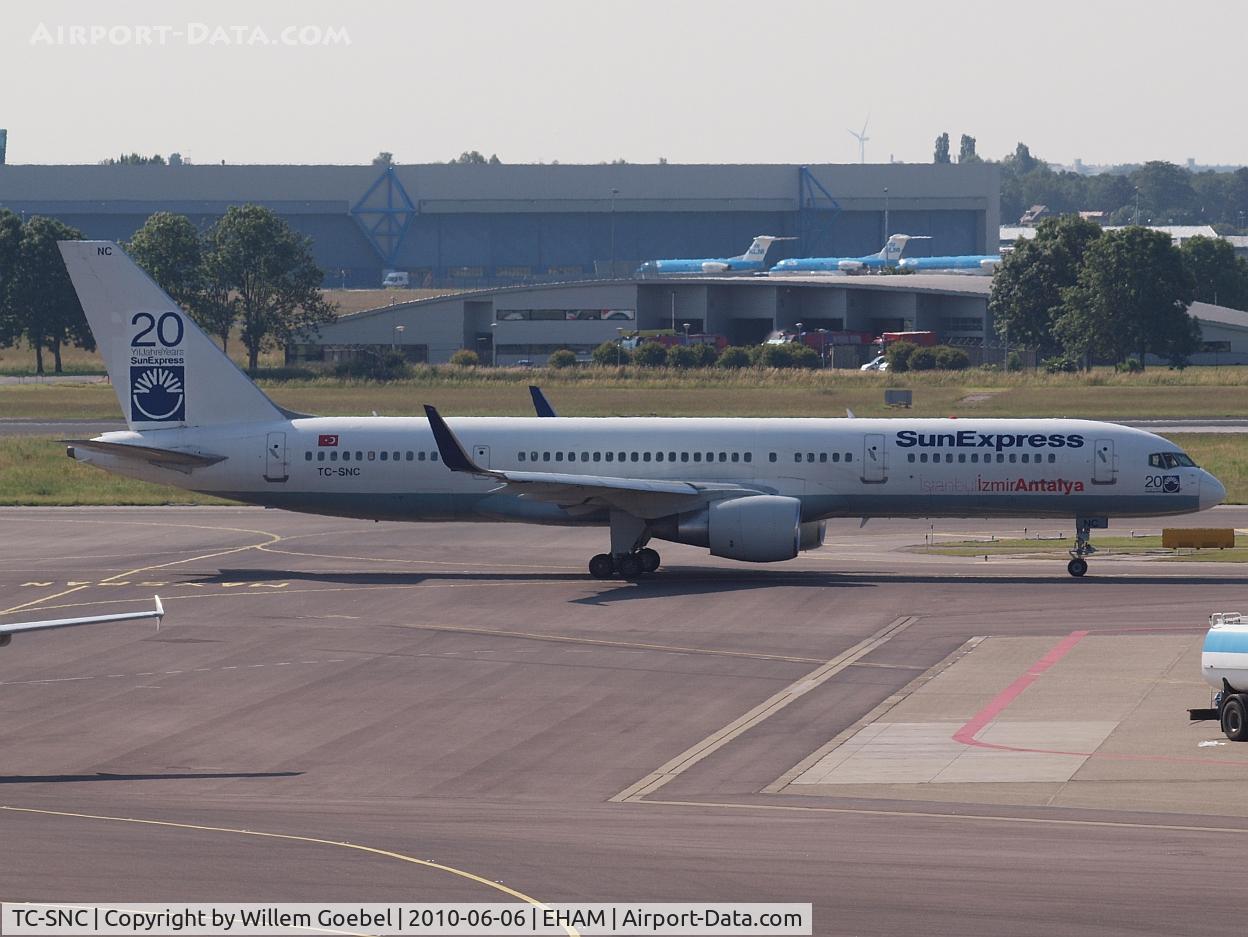 TC-SNC, 1994 Boeing 757-2Q8 C/N 26273, Taxi to the runway.