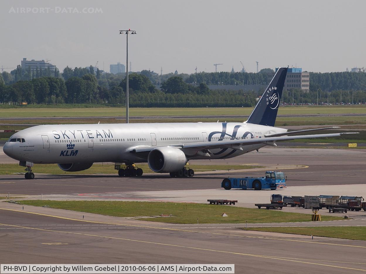 PH-BVD, 2009 Boeing 777-306/ER C/N 35979, Taxi to the runway for take off.