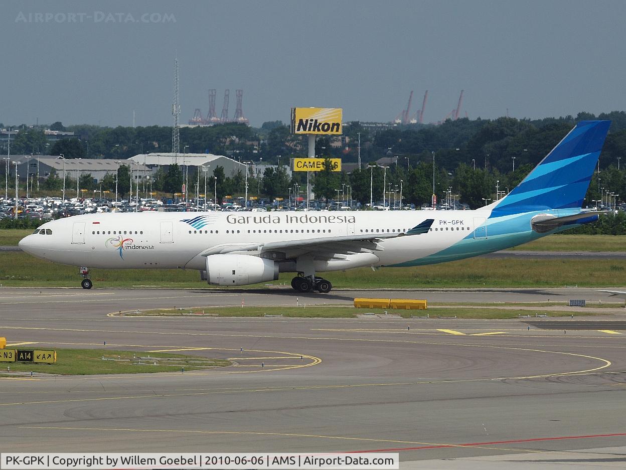 PK-GPK, 2009 Airbus A330-243 C/N 1028, Taxi for take off on the Polderbaan of Amsterdam airport.