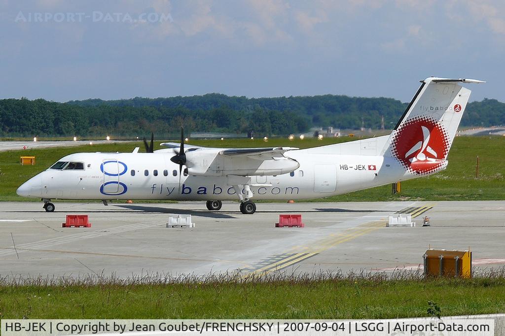 HB-JEK, 2000 De Havilland Canada DHC-8-315 Dash 8 C/N 549, ready for departure