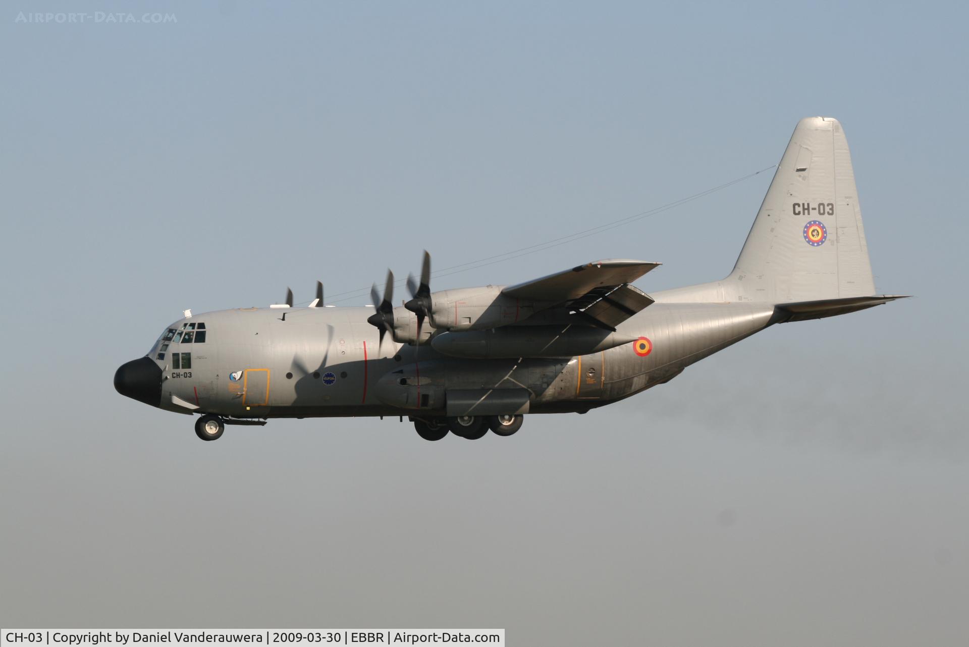 CH-03, 1972 Lockheed C-130H Hercules C/N 382-4461, Descending to RWY 25L
