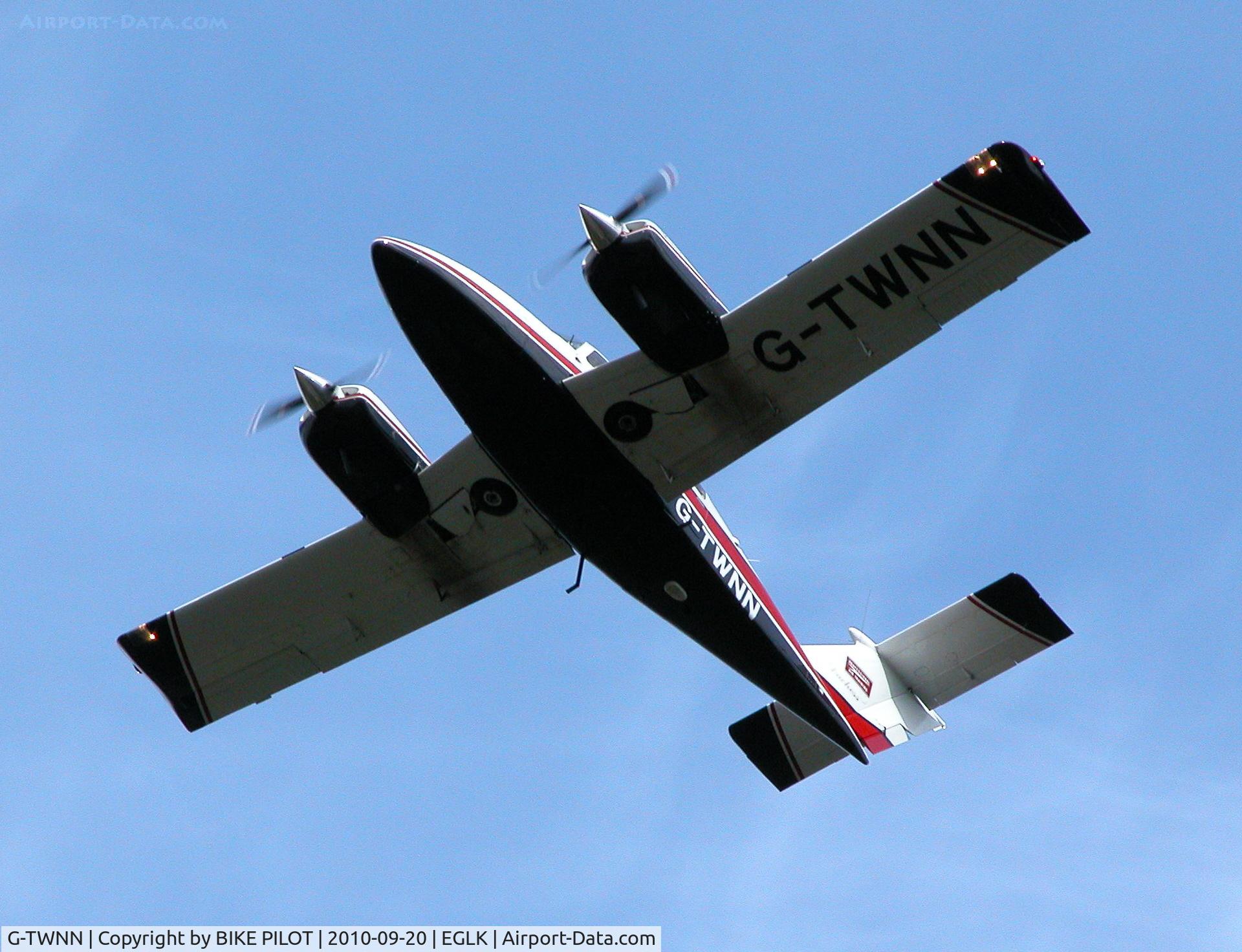 G-TWNN, 1980 Beech 76 Duchess C/N ME-329, Duchess on a go around