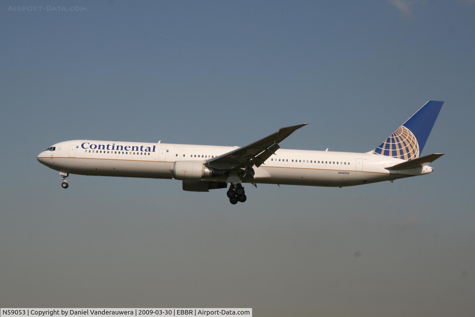 N59053, 2000 Boeing 767-424/ER C/N 29448, Arrival of flight CO060 to RWY 25L