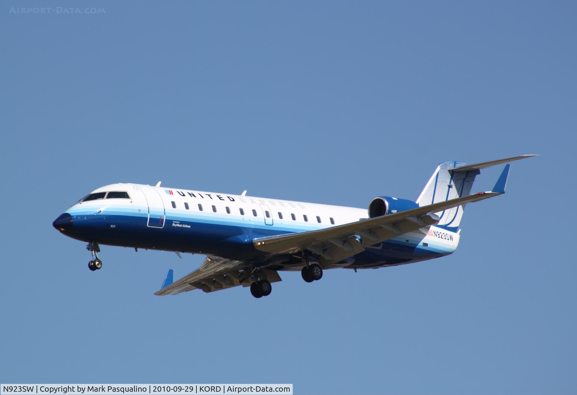 N923SW, 2002 Bombardier CRJ-200LR (CL-600-2B19) C/N 7664, CL-600-2B19