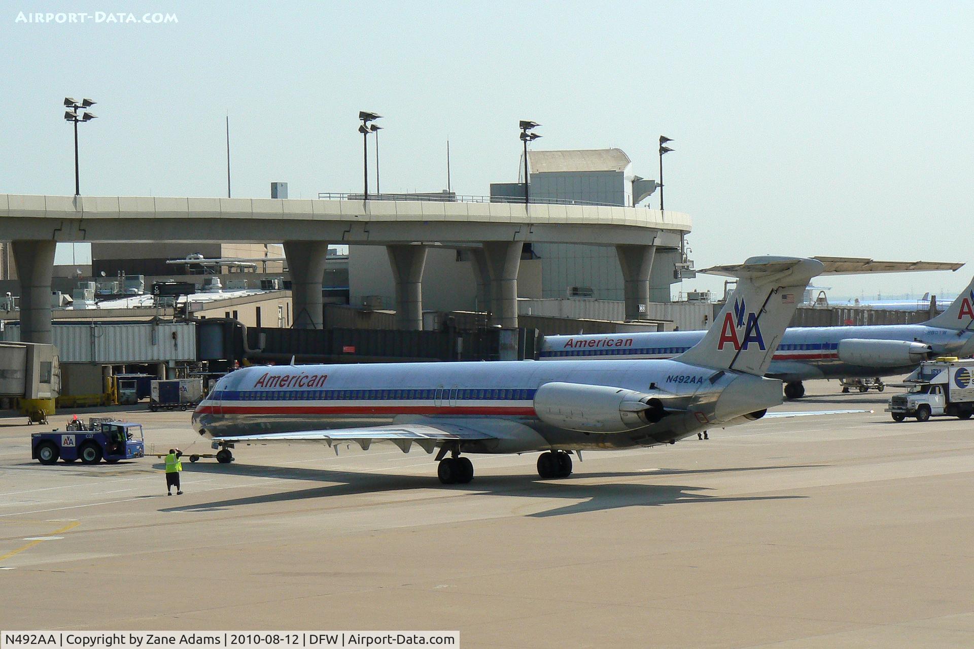 N492AA, 1989 McDonnell Douglas MD-82 (DC-9-82) C/N 49730, American Airlines at DFW