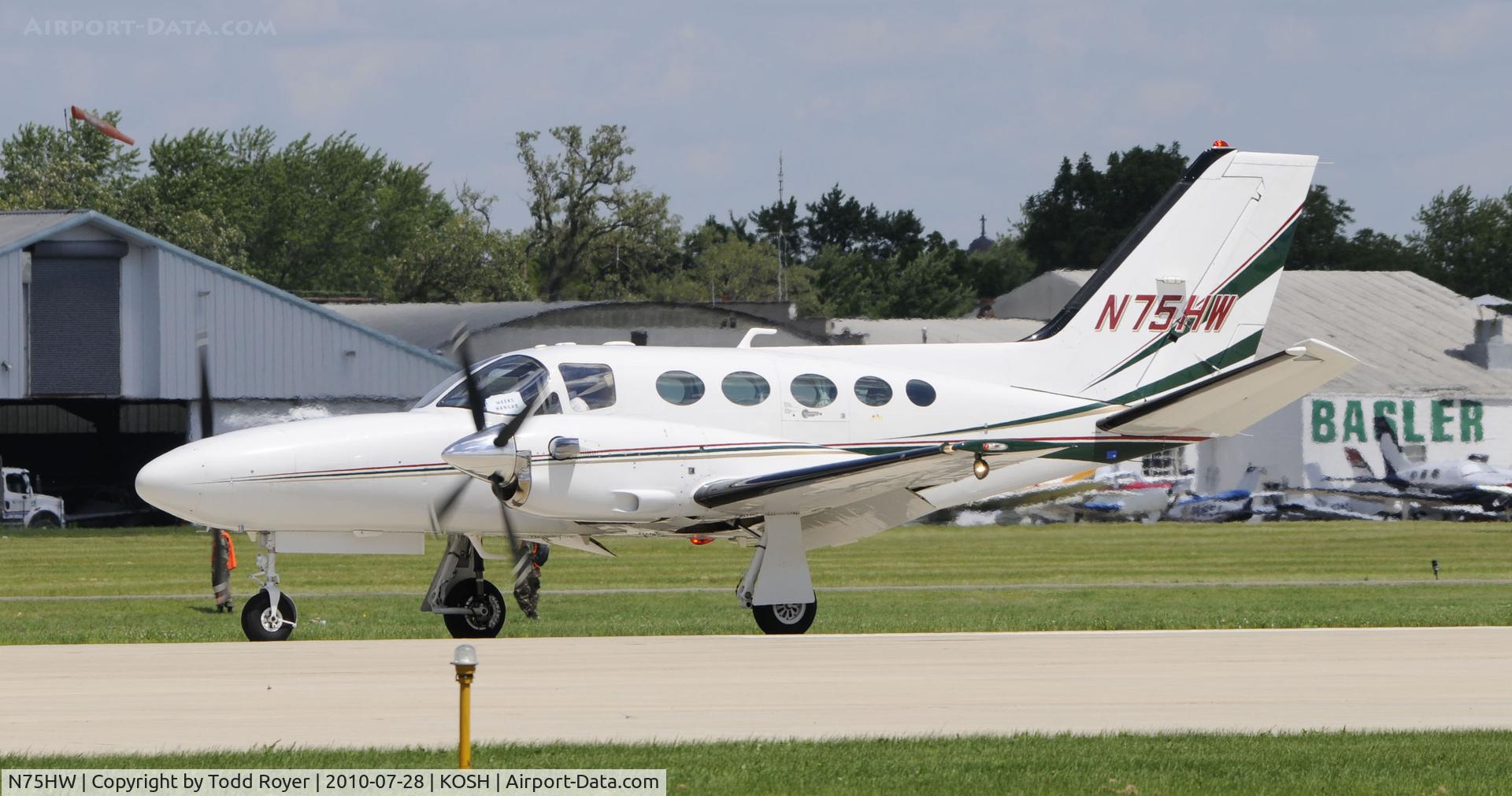 N75HW, 1985 Cessna 425 Conquest I C/N 425-0232, EAA AIRVENTURE 2010