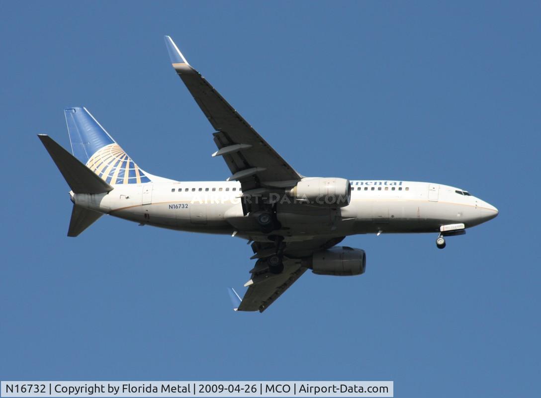 N16732, 1999 Boeing 737-724 C/N 28948, Continental 737-700