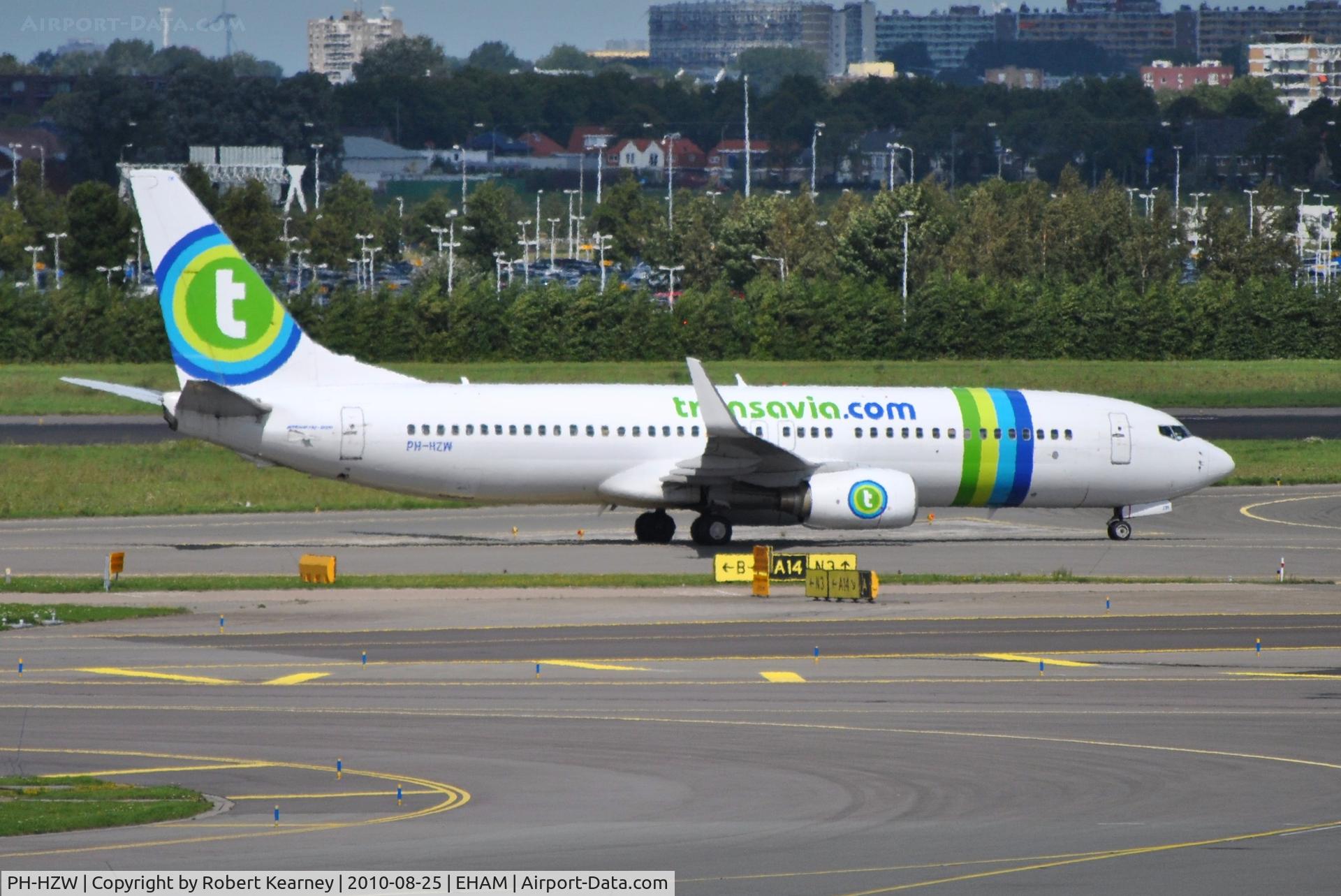 PH-HZW, 2002 Boeing 737-8K2 C/N 29345, Transavia taxiing in after arrival
