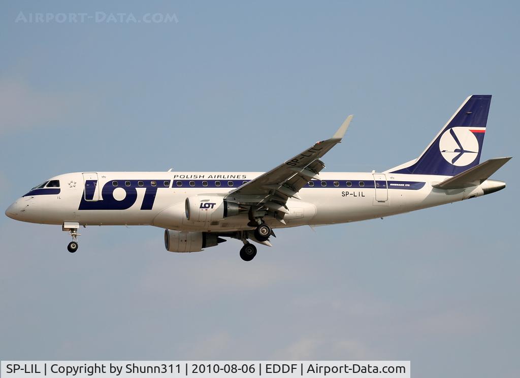 SP-LIL, 2010 Embraer 175LR (ERJ-170-200LR) C/N 17000306, Landing rwy 25L