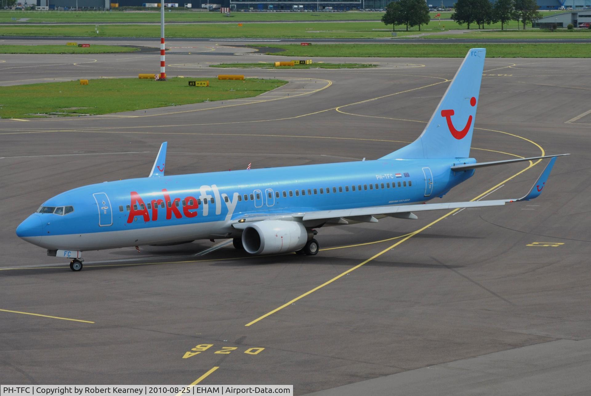 PH-TFC, 2009 Boeing 737-8K5 C/N 35146, Arkefly taxiing out for departure
