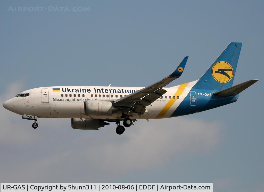 UR-GAS, 1993 Boeing 737-528 C/N 25236, Landing rwy 25L