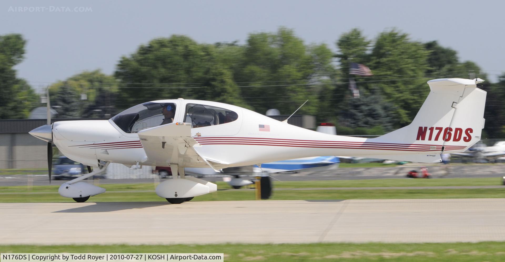 N176DS, 2004 Diamond DA-40 Diamond Star C/N 40.376, EAA AIRVENTURE 2010