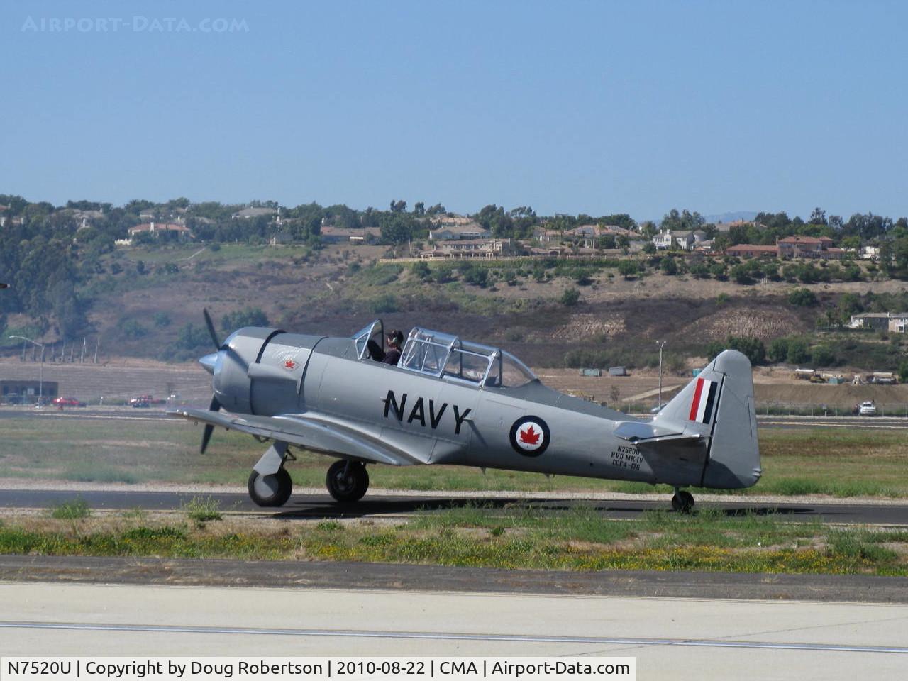N7520U, 1952 Canadian Car & Foundry Harvard Mk.4 C/N CCF4-176, 1952 Canadian Car & Foundry HARVARD Mk.IV (NA-50 replica), P&W R-1340  Wasp 600 Hp, taxi