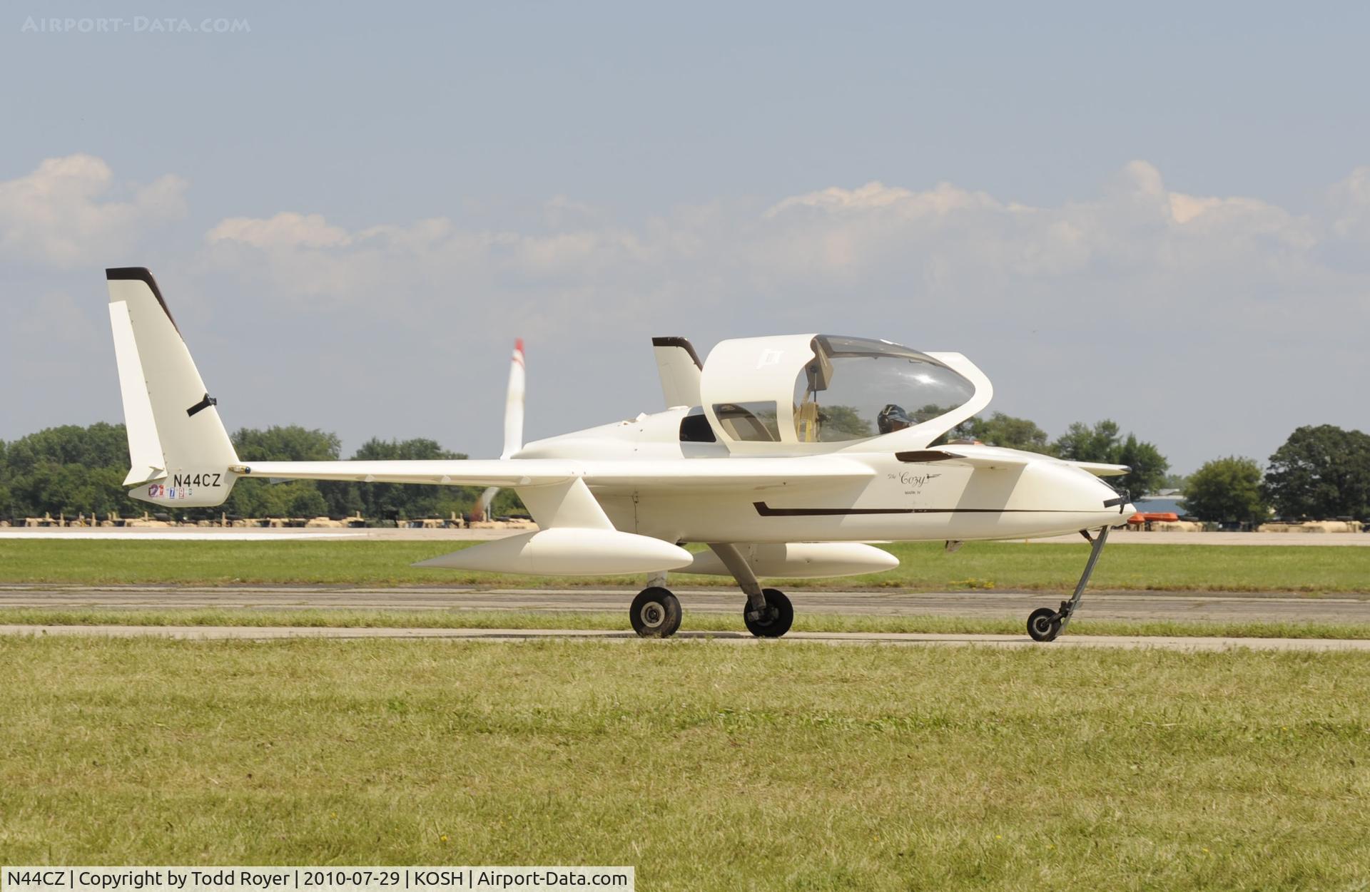 N44CZ, 1988 Co-Z Cozy Mark IV C/N 1 (N44CZ), EAA AIRVENTURE 2010