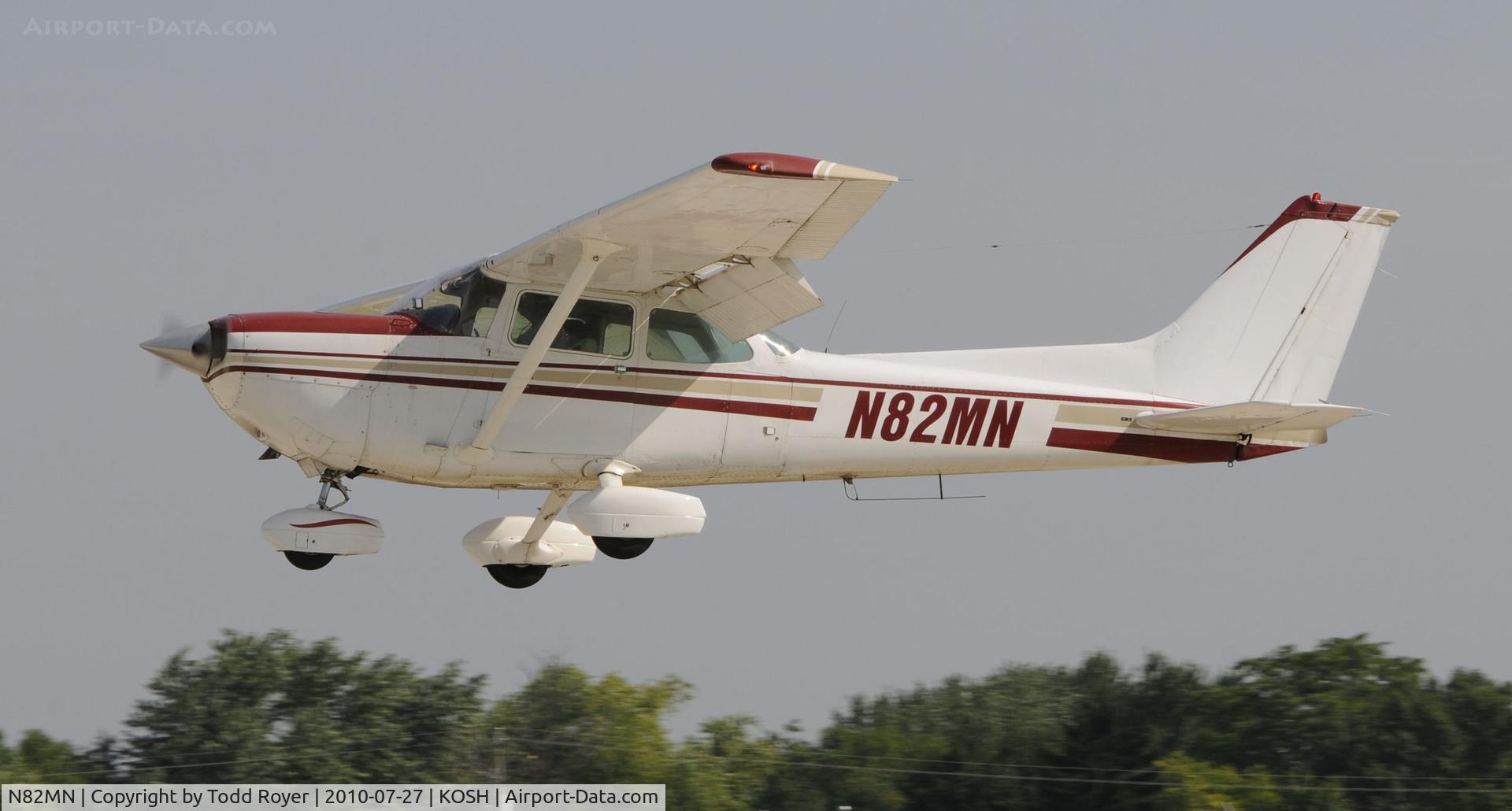N82MN, 1976 Cessna R172K Hawk XP C/N R1722014, EAA AIRVENTURE 2010