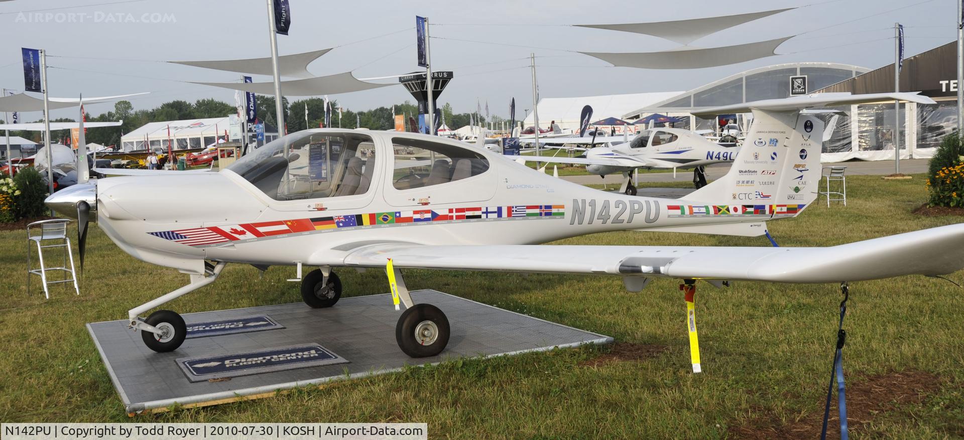 N142PU, Diamond DA-40 Diamond Star C/N 40.1042, EAA AIRVENTURE 2010
