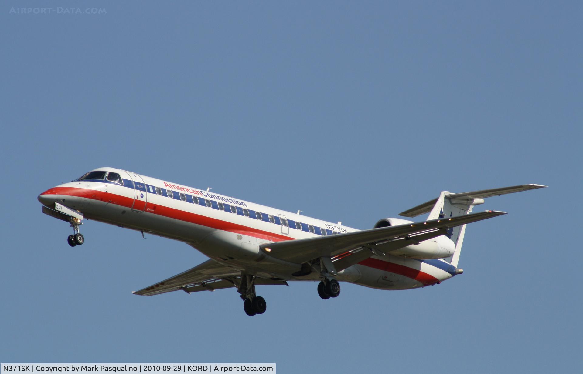 N371SK, 2001 Embraer ERJ-140LR (EMB-135KL) C/N 145535, EMB-135KL