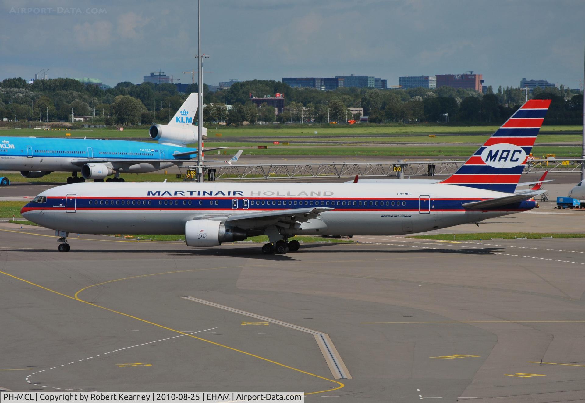 PH-MCL, 1992 Boeing 767-31A/ER C/N 26469, Retro Martinair taxiing for departure