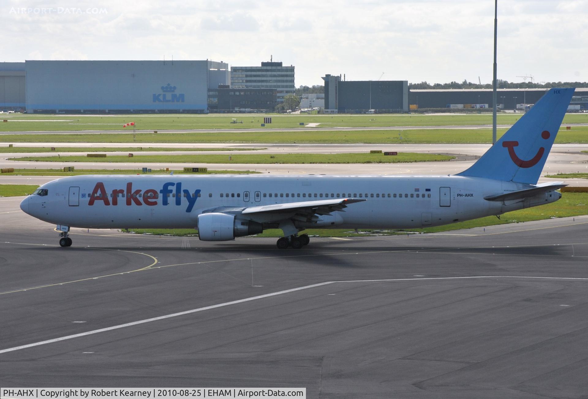 PH-AHX, 1990 Boeing 767-383 C/N 24847, Arkefly taxiing out for departure