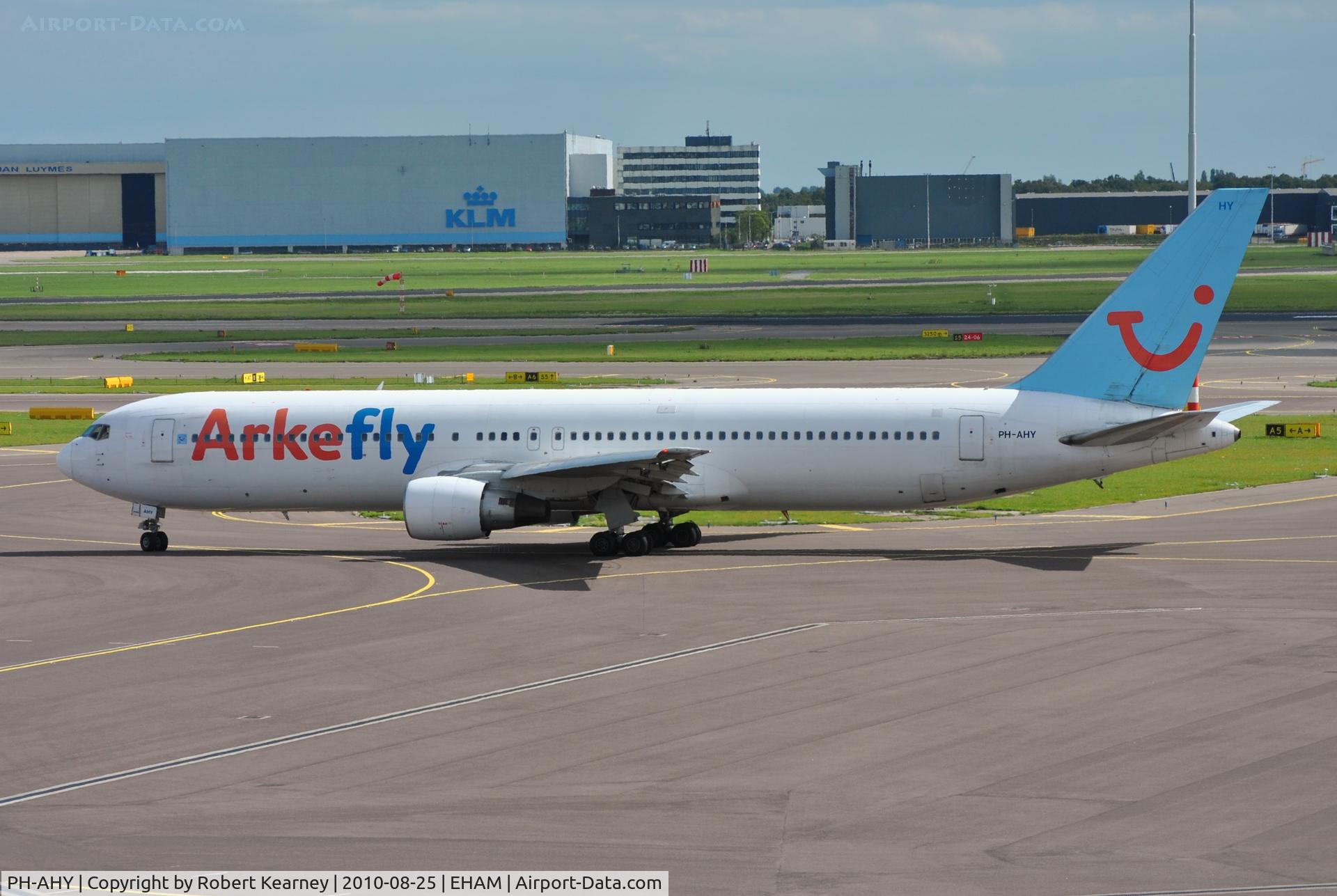 PH-AHY, 1990 Boeing 767-383/ER C/N 24848, Arkefly taxiing for take off