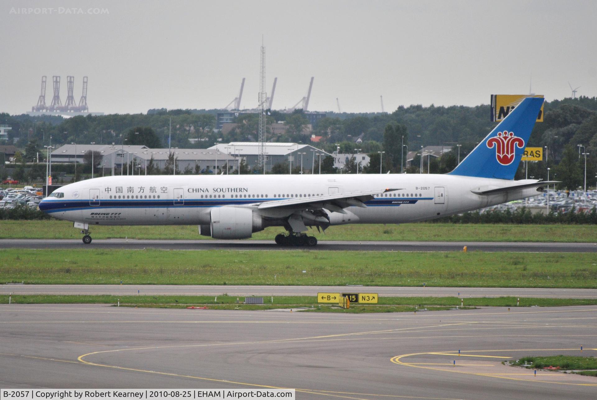 B-2057, 1998 Boeing 777-21B/ER C/N 27604, China Southern coming to a stop on r/w 27