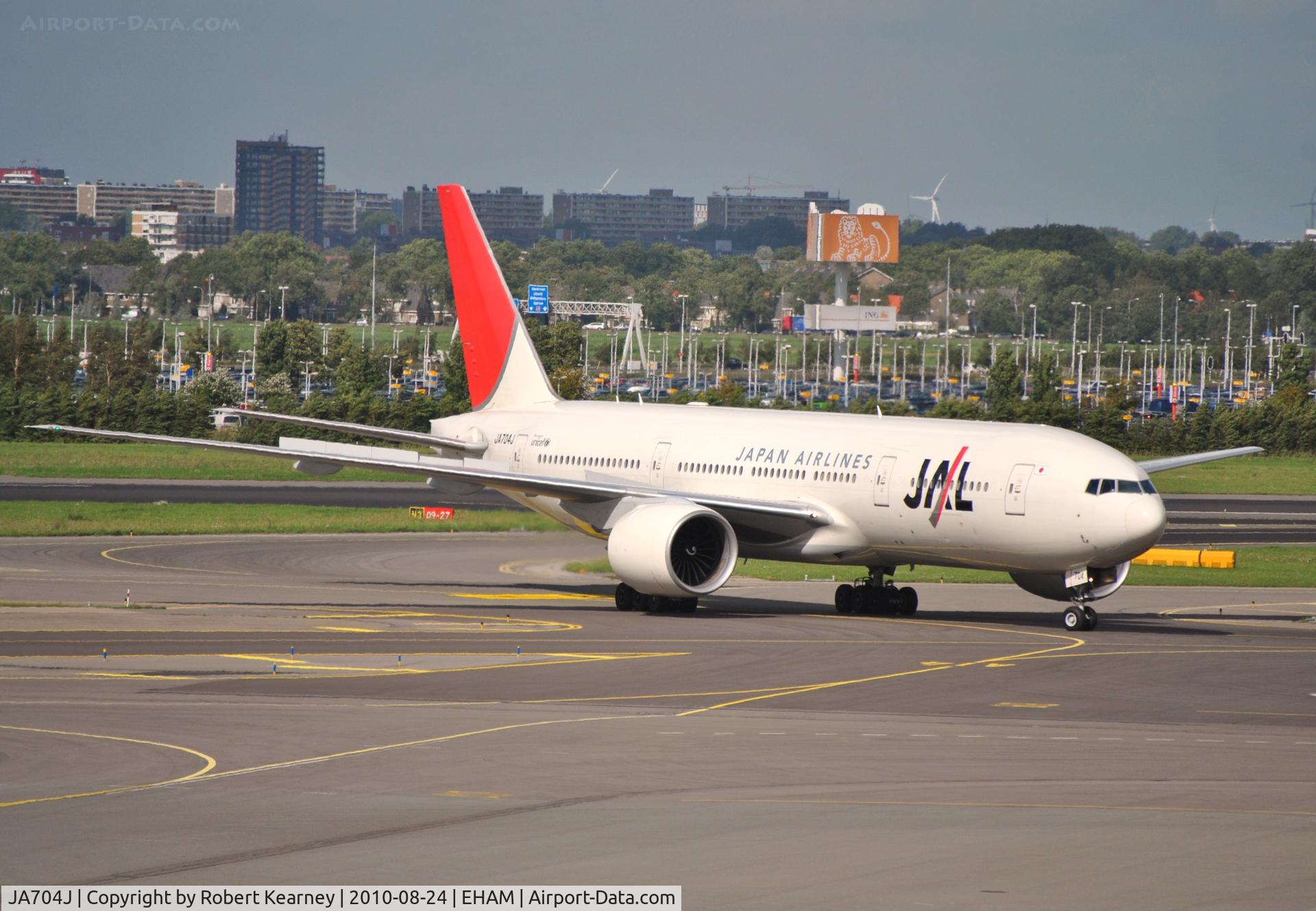 JA704J, 2003 Boeing 777-246/ER C/N 32892, JAL taxiing in after arrival
