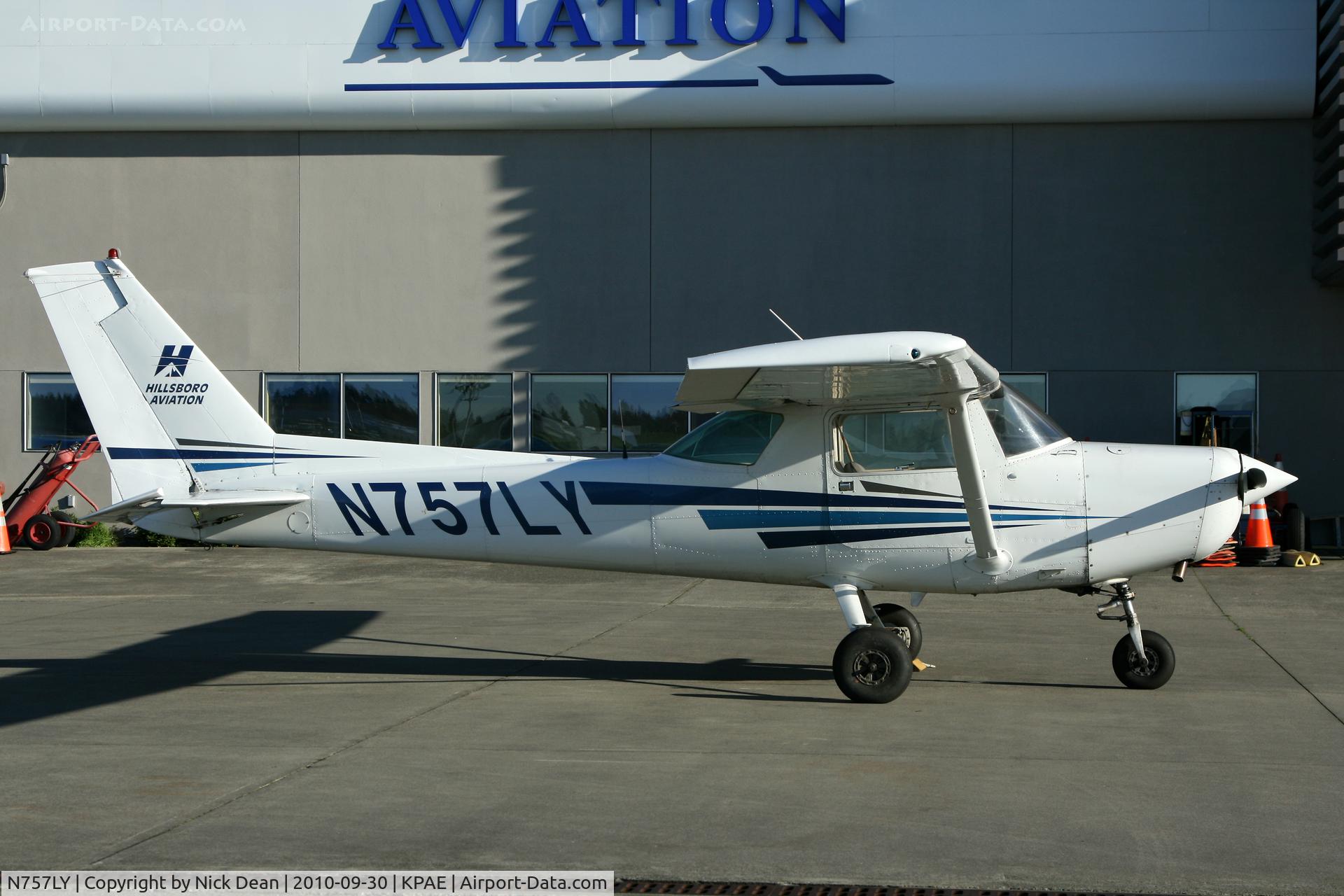 N757LY, 1977 Cessna 152 C/N 15279836, KPAE