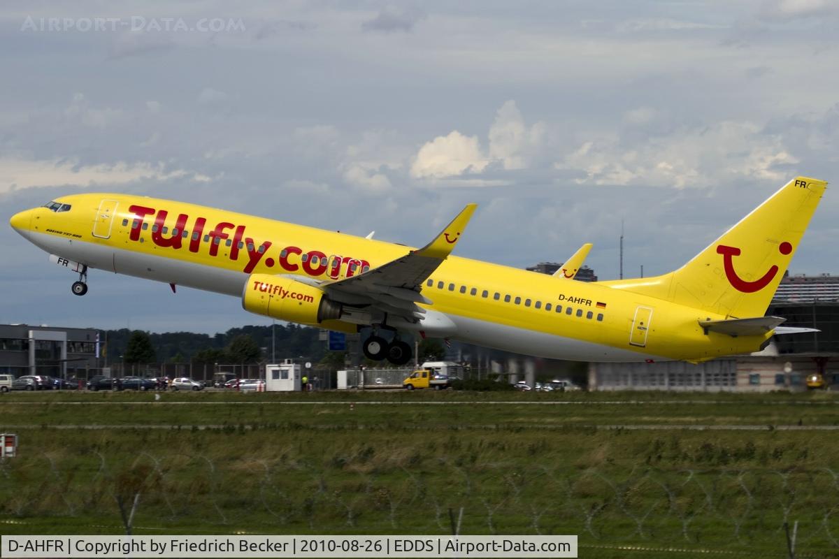 D-AHFR, 2000 Boeing 737-8K5 C/N 30593, departure from Stuttgart