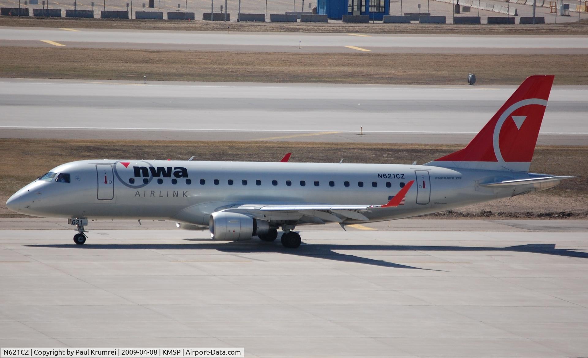 N621CZ, 2008 Embraer 175LR (ERJ-170-200LR) C/N 17000218, msp