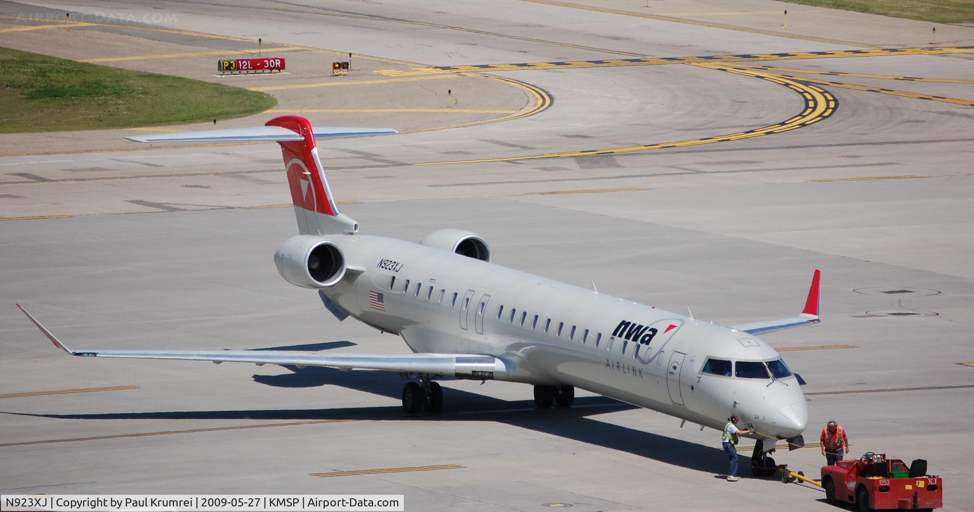 N923XJ, 2008 Bombardier CRJ-900ER (CL-600-2D24) C/N 15177, KMSP