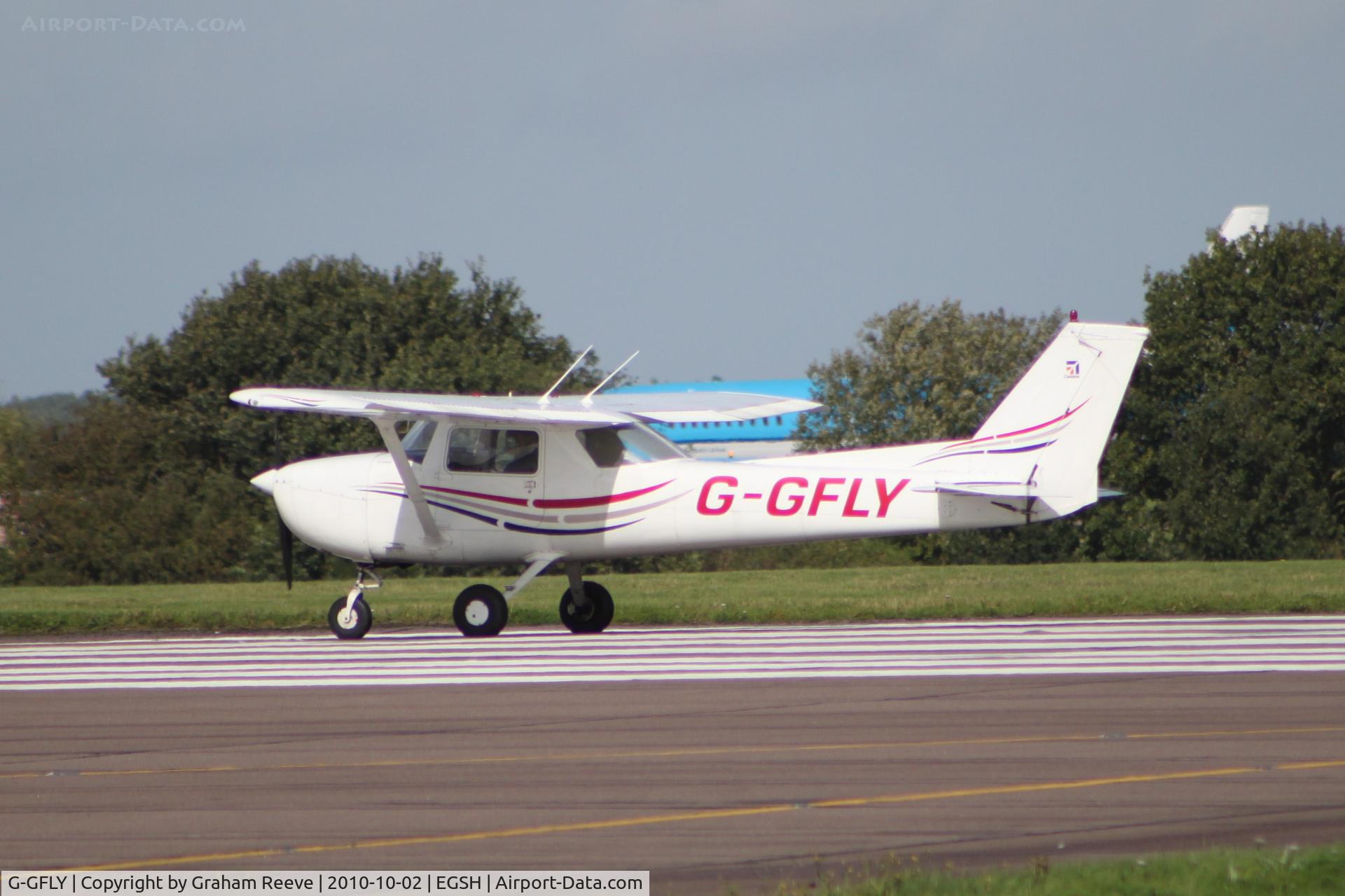 G-GFLY, 1972 Reims F150L C/N 0822, Taking off from Norwich.