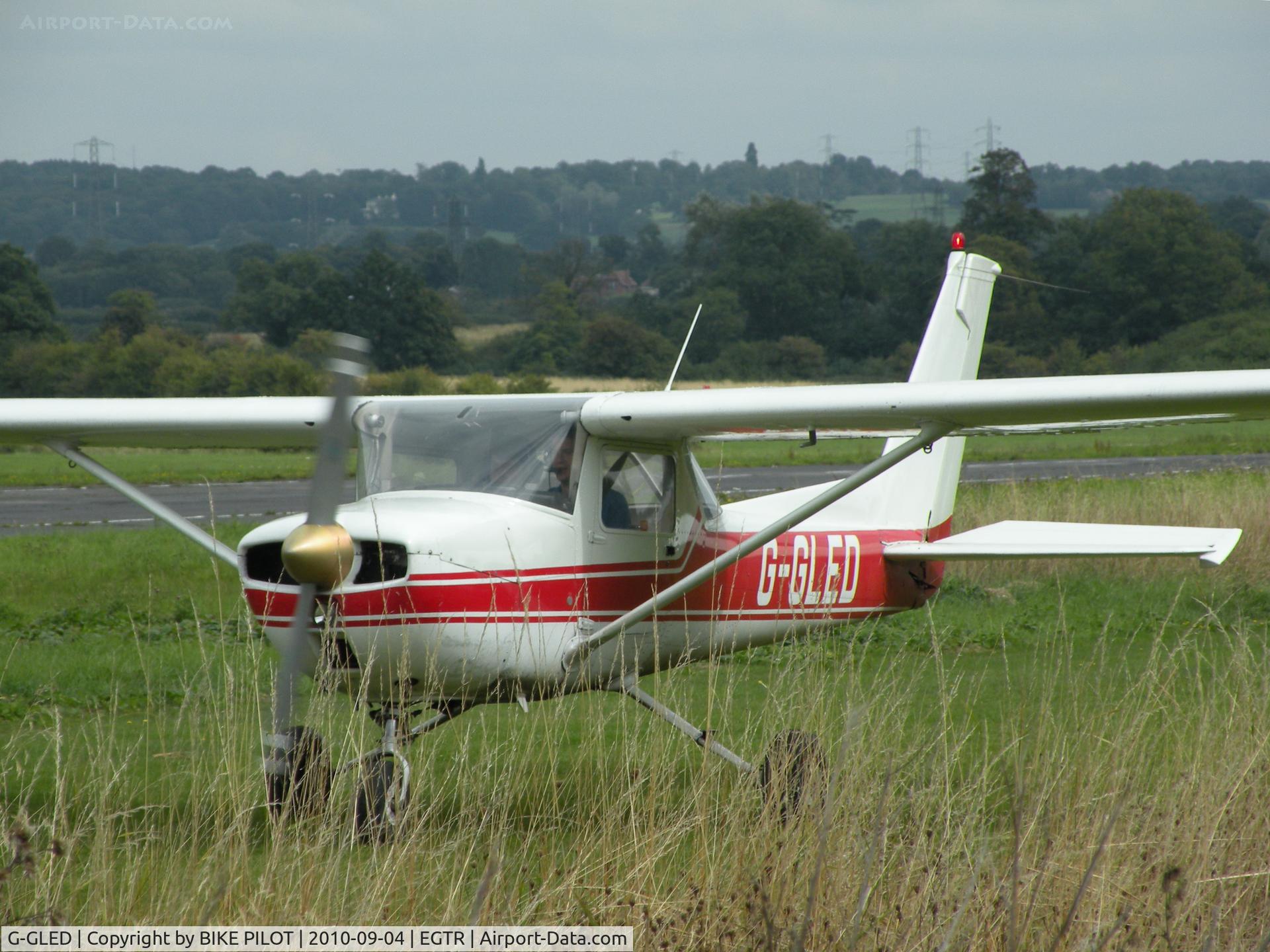 G-GLED, 1975 Cessna 150M C/N 150-76673, Taxying to rwy 08