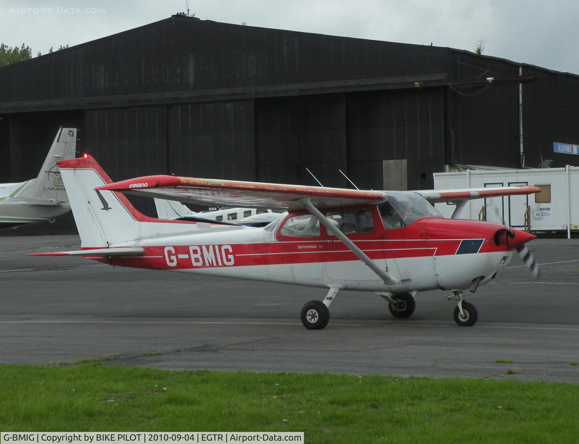 G-BMIG, 1979 Cessna 172N Skyhawk C/N 172-72376, Heading to runway 08