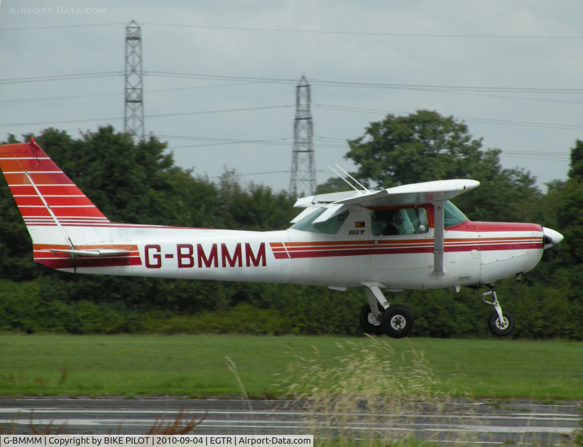 G-BMMM, 1981 Cessna 152 C/N 152-84793, Landing rwy 08