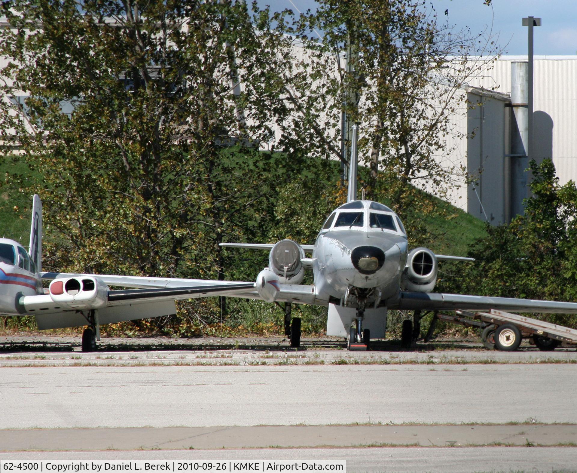 62-4500, 1962 North American CT-39A Sabreliner C/N 276-53, This sad-looking USAF Sabreliner now occupies a backlot at General Billy Mitchell Field, Milwaukee, WI.