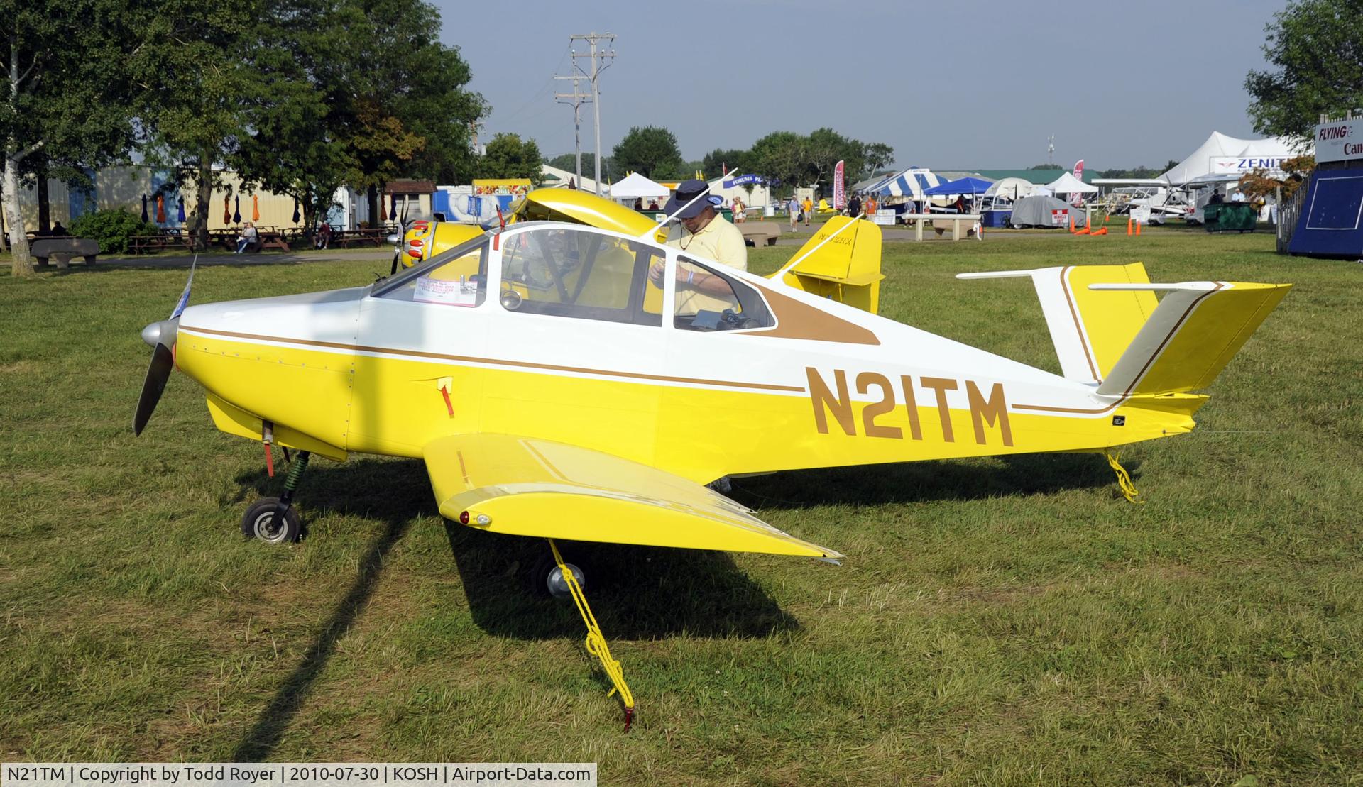 N21TM, 1976 Davis DA-2A C/N 112, EAA AIRVENTURE 2010