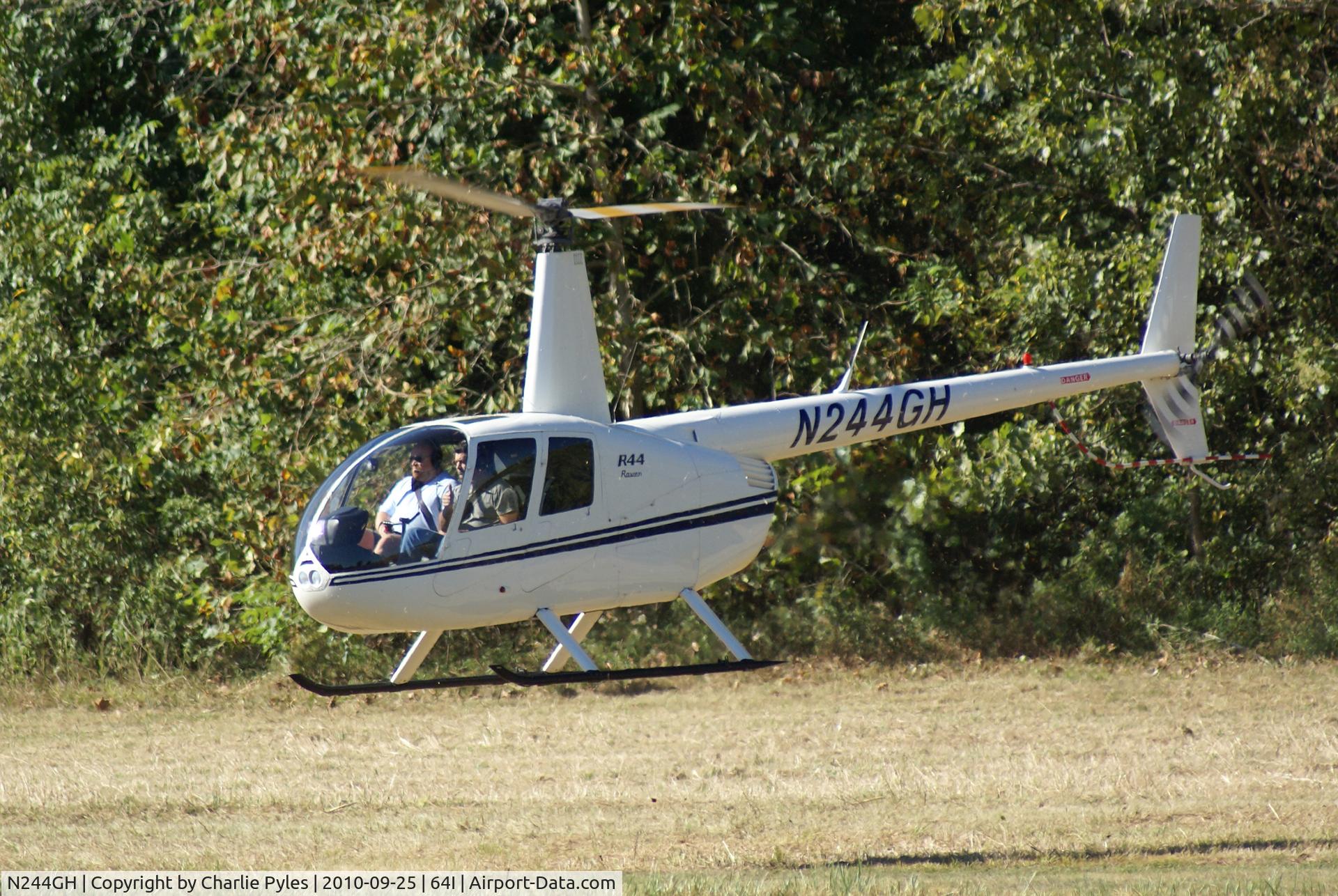 N244GH, 2000 Robinson R44 C/N 0833, First shot of this Helo on A-D.com