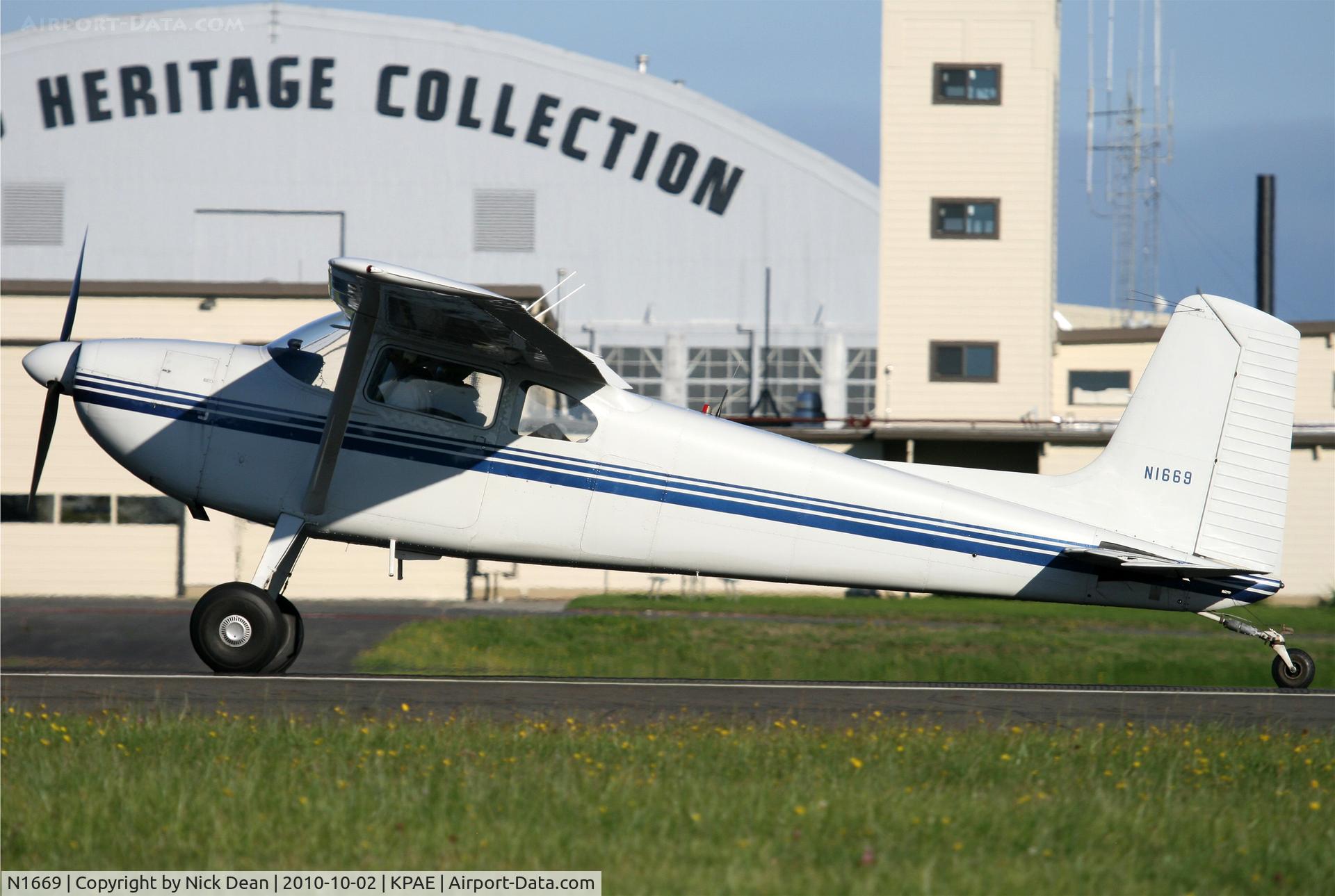 N1669, 1955 Cessna 180 C/N 31946, KPAE