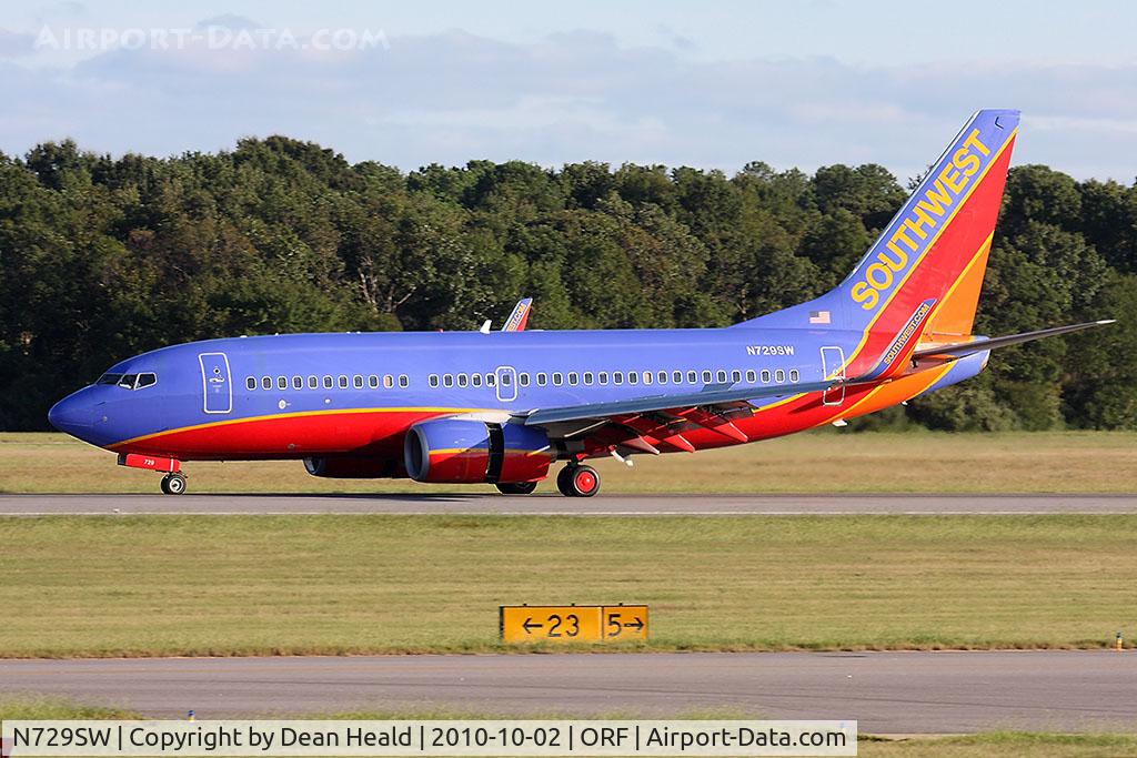 N729SW, 1999 Boeing 737-7H4 C/N 27861, Southwest Airlines N729SW (FLT SWA3056) from Baltimore/Washington Int'l (KBWI) rolling out on RWY 5.