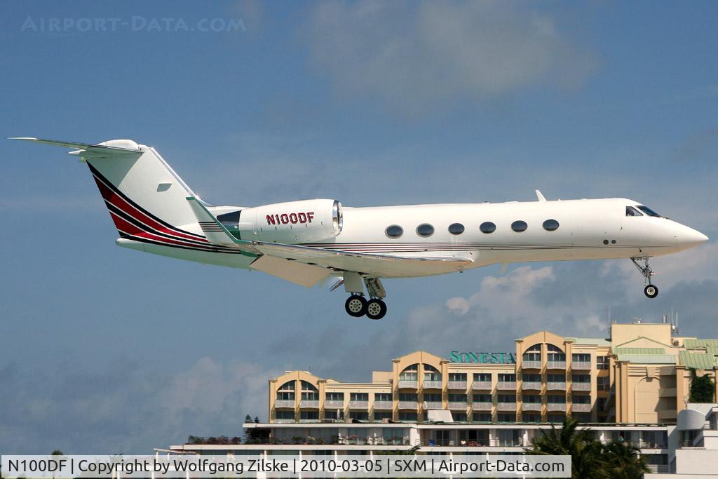 N100DF, 1997 Gulfstream Aerospace G-IV C/N 1313, visitor