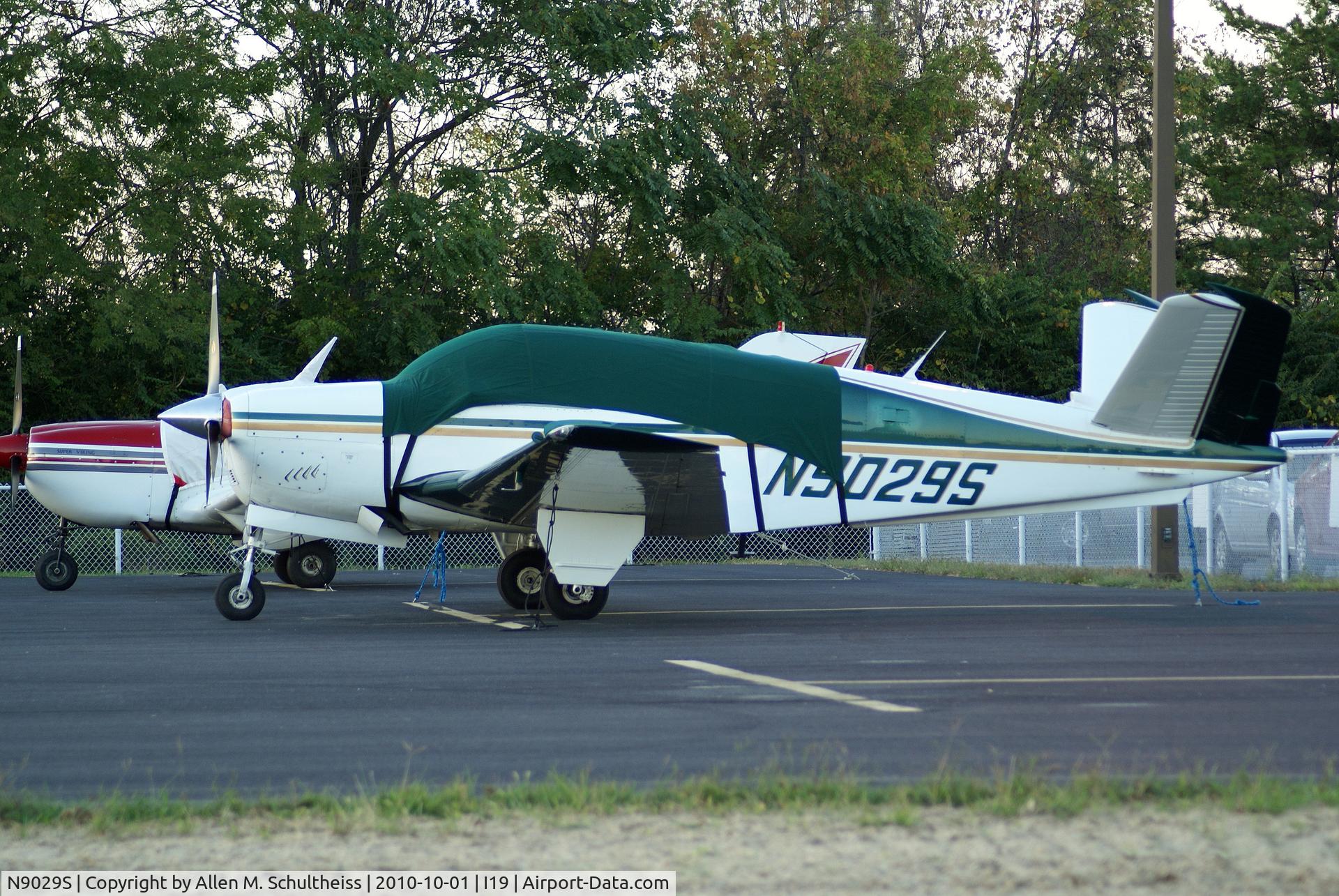 N9029S, 1965 Beech S35 Bonanza C/N D-7956, 1965 Beech S35