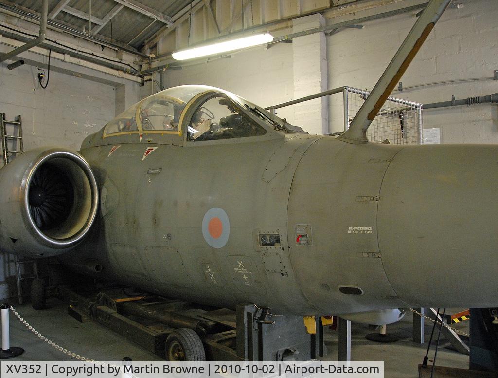 XV352, 1967 Hawker Siddeley Buccaneer S.2B C/N B3-02-67, BUCCANEER S 2B NOSE SECTION.
RAF MANSTON HISTORY MUSEUM. KENT, ENGLAND