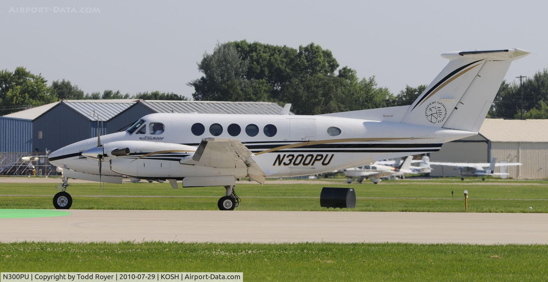 N300PU, 1999 Raytheon Aircraft Company B200 C/N BB-1657, EAA AIRVENTURE 2010